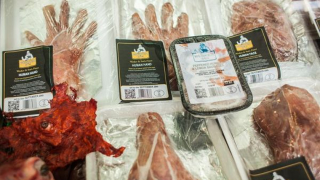 Illustration for article titled Resident Evil 6 Meat Stunt Might Make You Lose Your Lunch